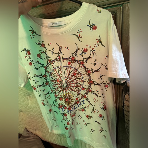 Givenchy T shirt - Picture 1 of 1